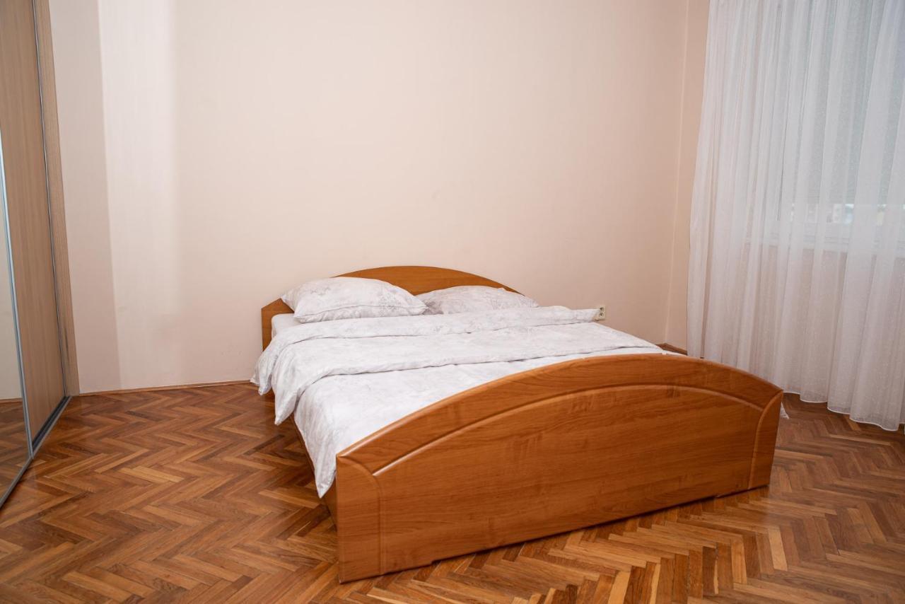 Lovely One Bedroom Apartment Nové Zámky Exterior foto